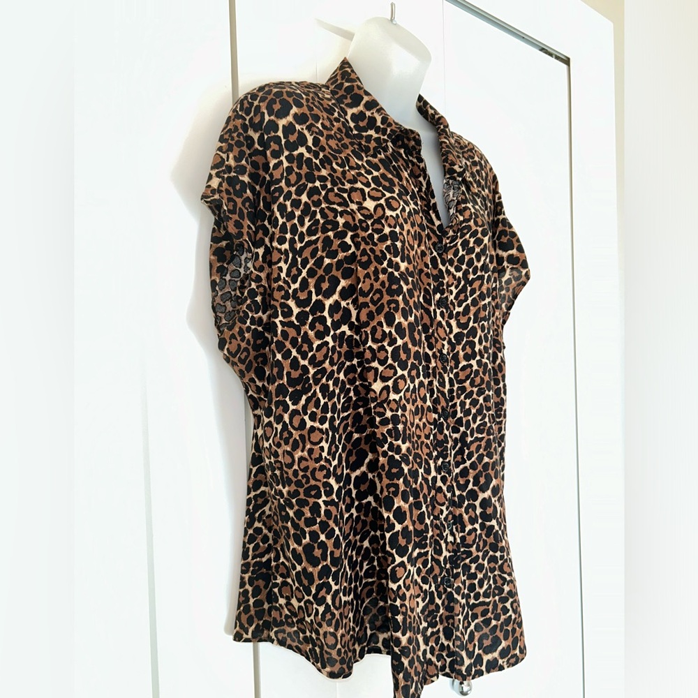 Torrid flowing button up cheetah print blouse XL